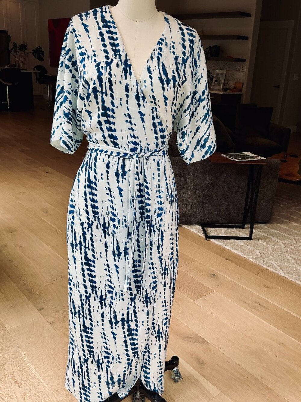 House of Harlow - White and Blue Maxi Dress in Size M